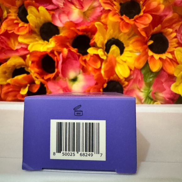 Youthforia Skin Tint Serum Foundation - Picture 4 of 10